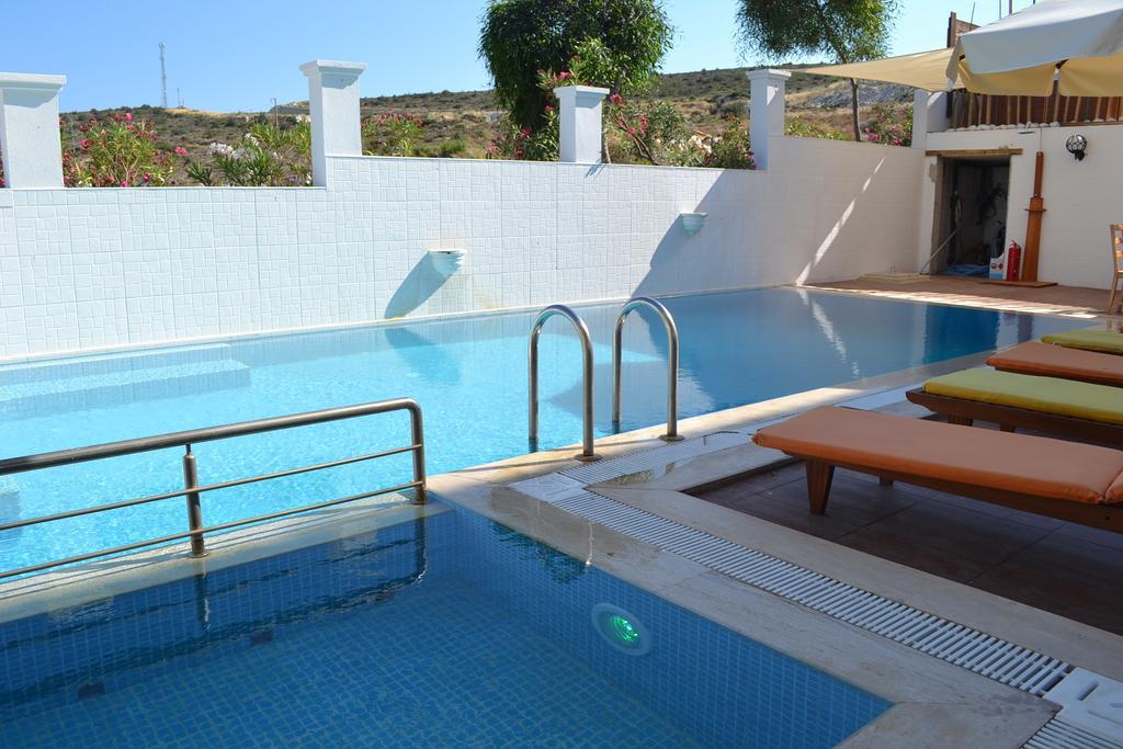 Lapis Port Surf Hotel อาเลอเจอติ ภายนอก รูปภาพ
