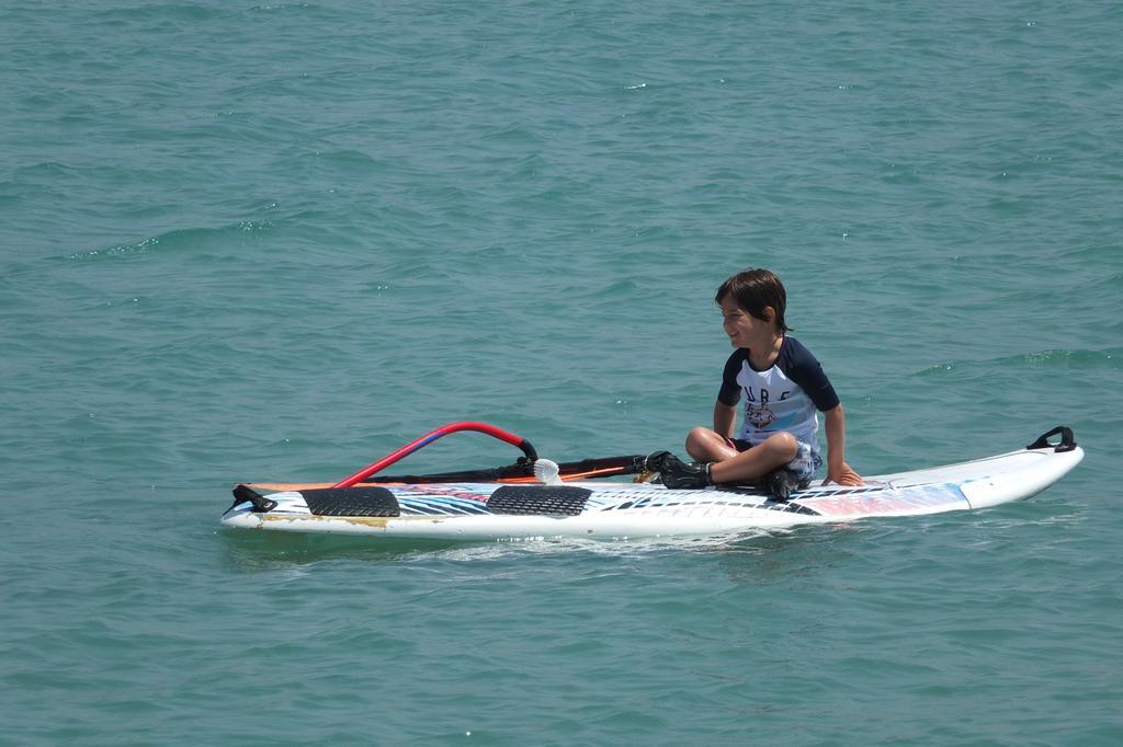 Lapis Port Surf Hotel อาเลอเจอติ ภายนอก รูปภาพ