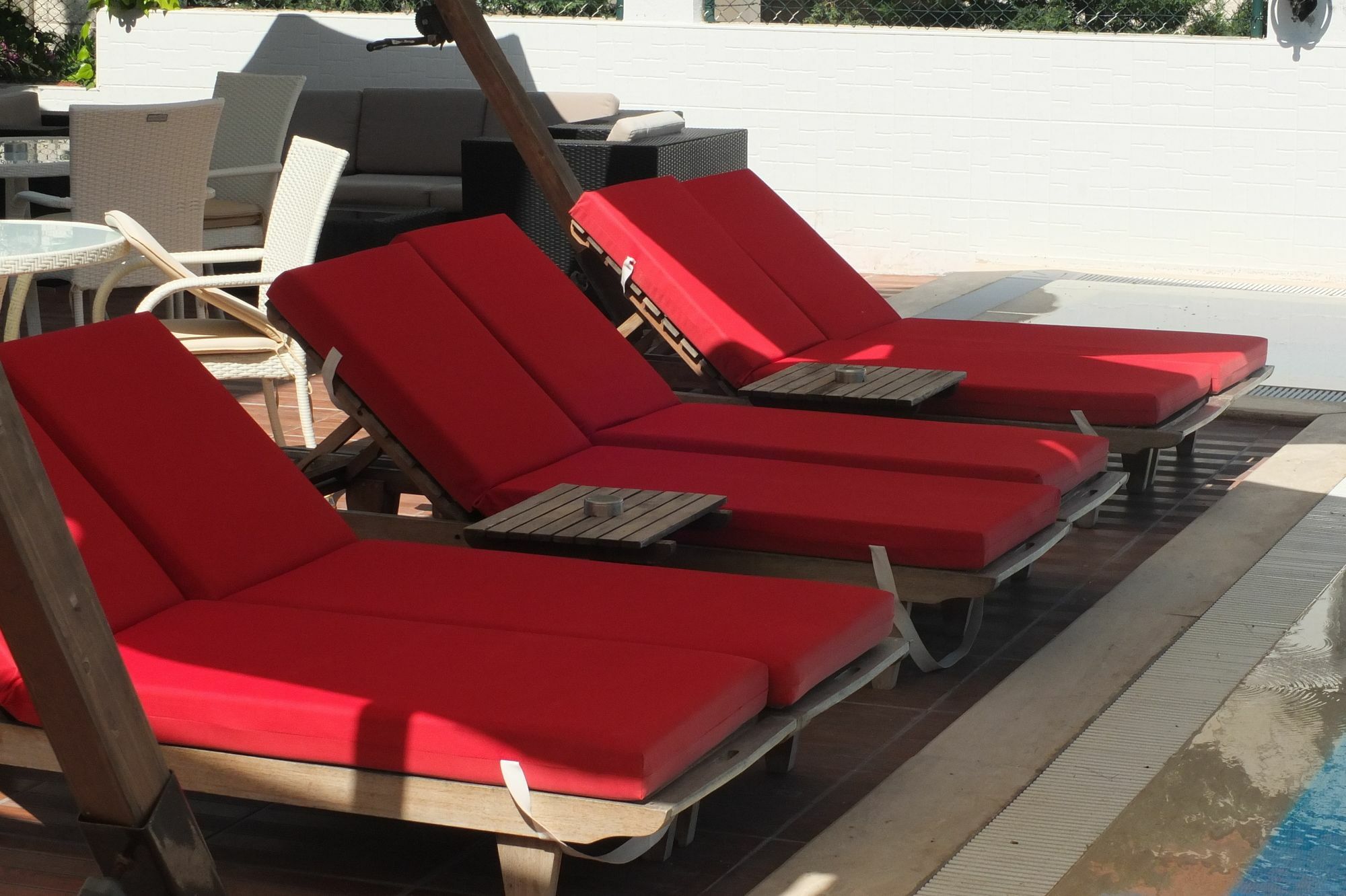Lapis Port Surf Hotel อาเลอเจอติ ภายนอก รูปภาพ